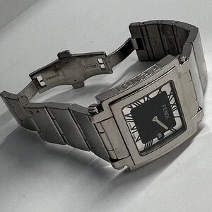 Fendi Quadro 6000G Stainless Steel Bracelet Wristwatch Black Dial Roman Numerals